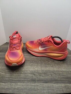 Nike Vomero 18 SE Ember Glow/Washed Coral Women's Size 9.5 Running Shoes